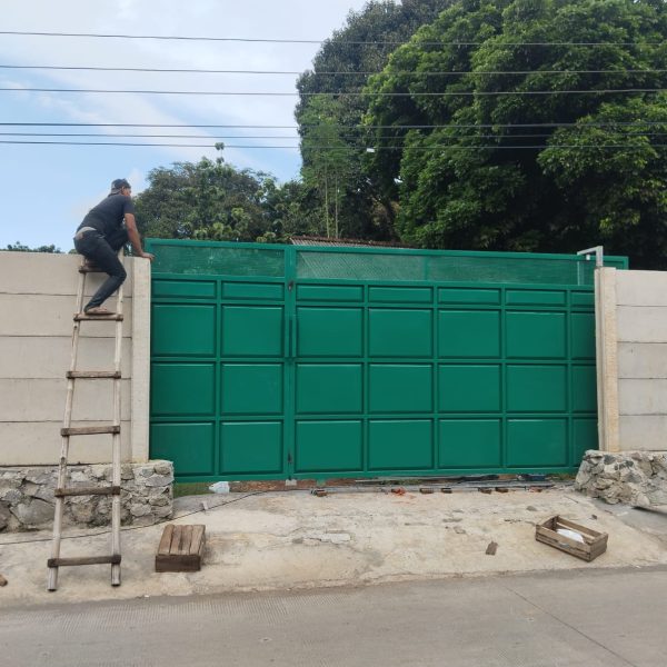 Contoh pintu gerbang 62 - Jasa pembuatan pagar besi Semarang Kendal